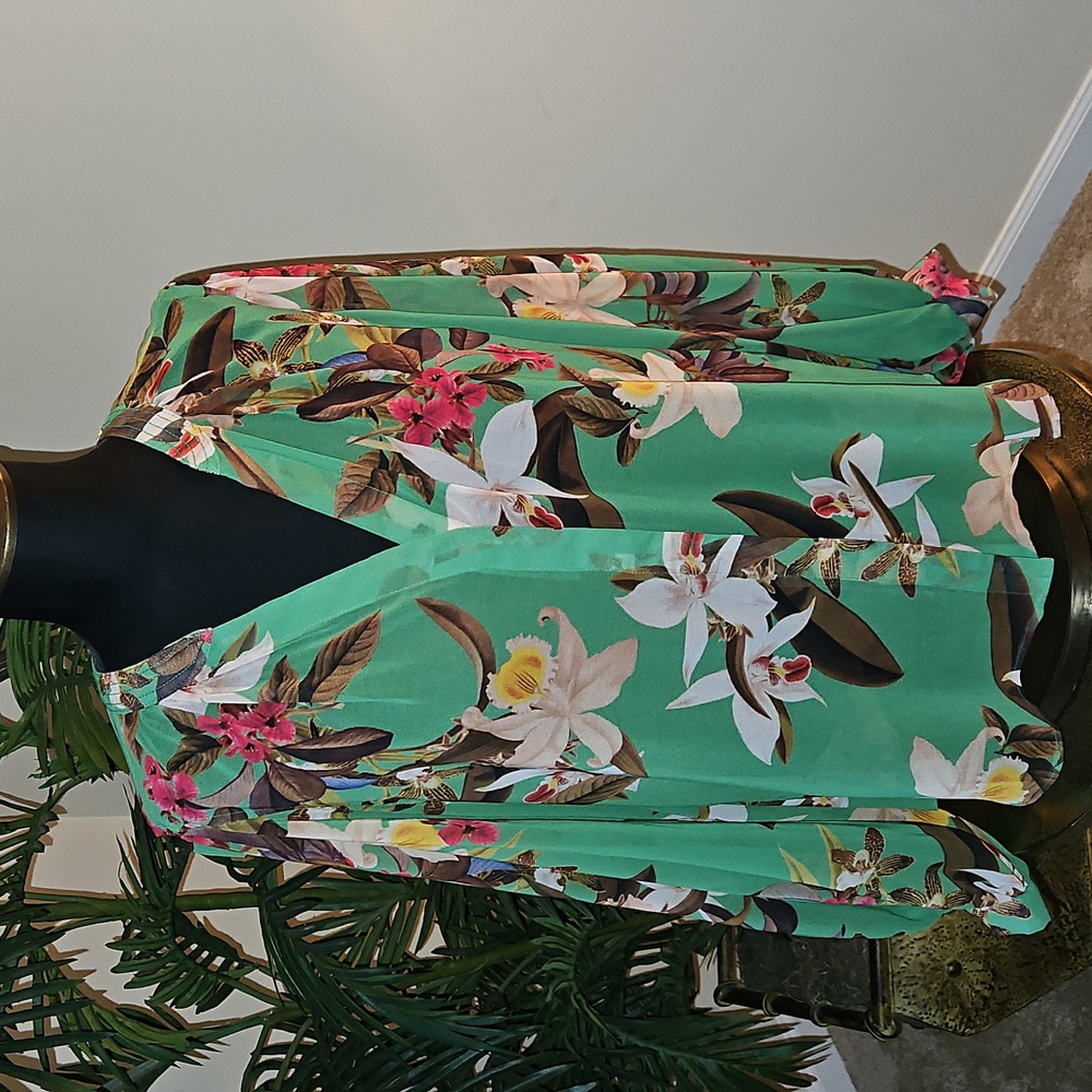 Chico's LS georgette blouse with tropic emerald pattern